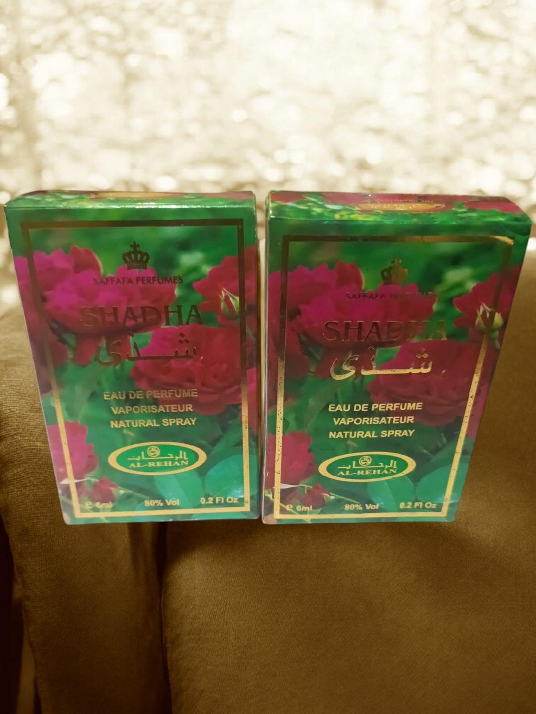 Alcohol-Free Unisex Attar with Rose Design & Tasbih